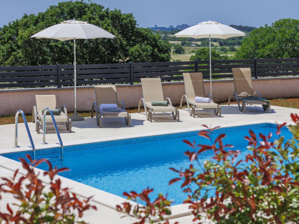 Holiday Home Villa Dora By Interhome Пула Экстерьер фото