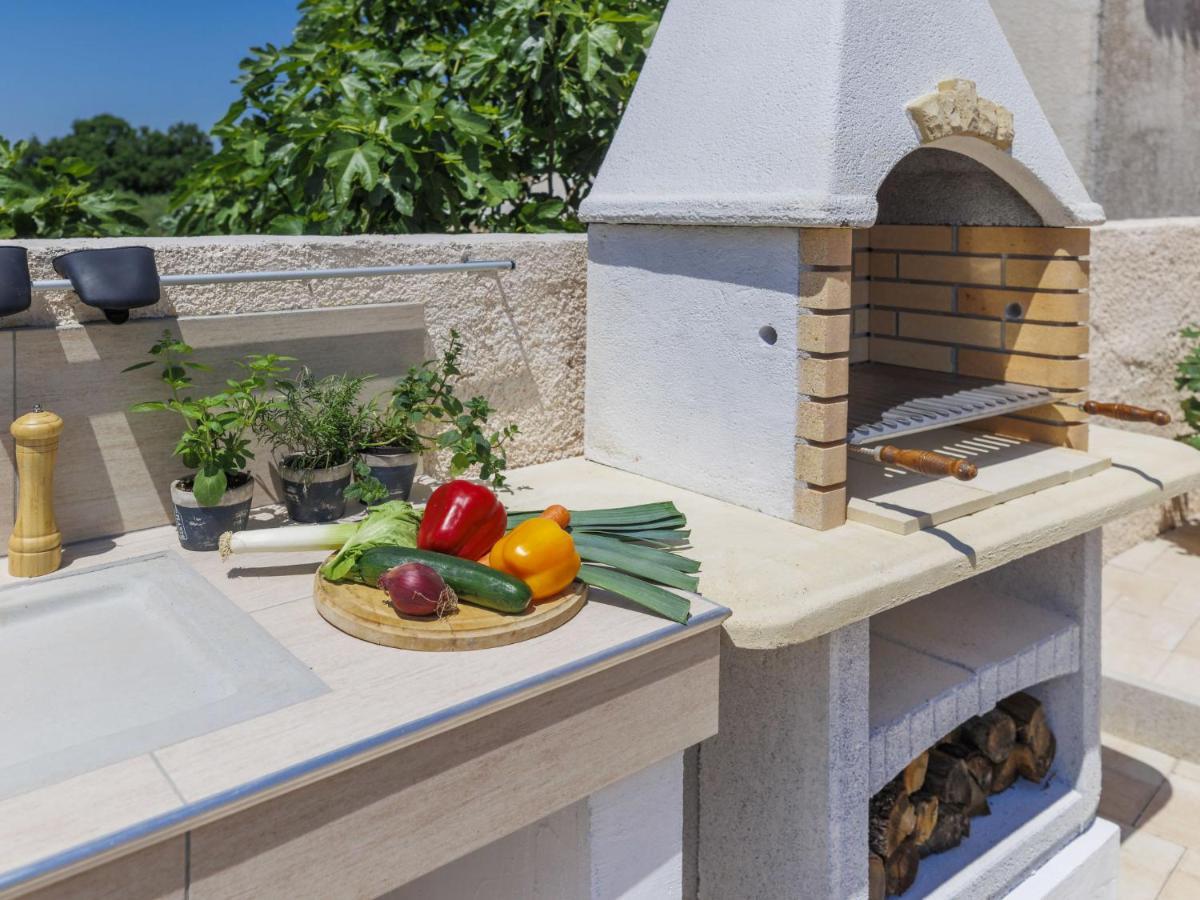 Holiday Home Villa Dora By Interhome Пула Экстерьер фото